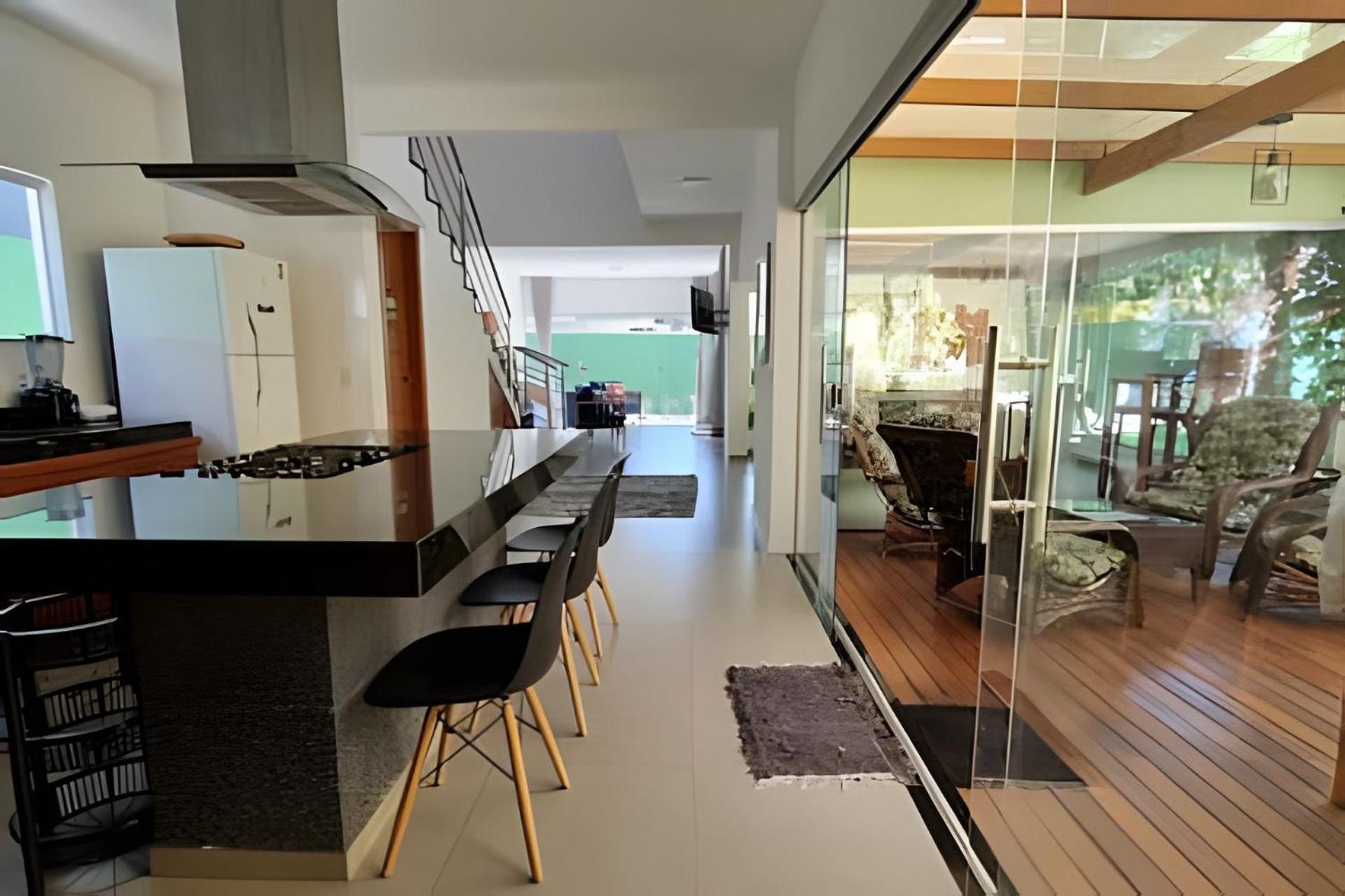 Holiday home Casa - Cinco Suites, Cond. Piscina,1.3km Do Centro *