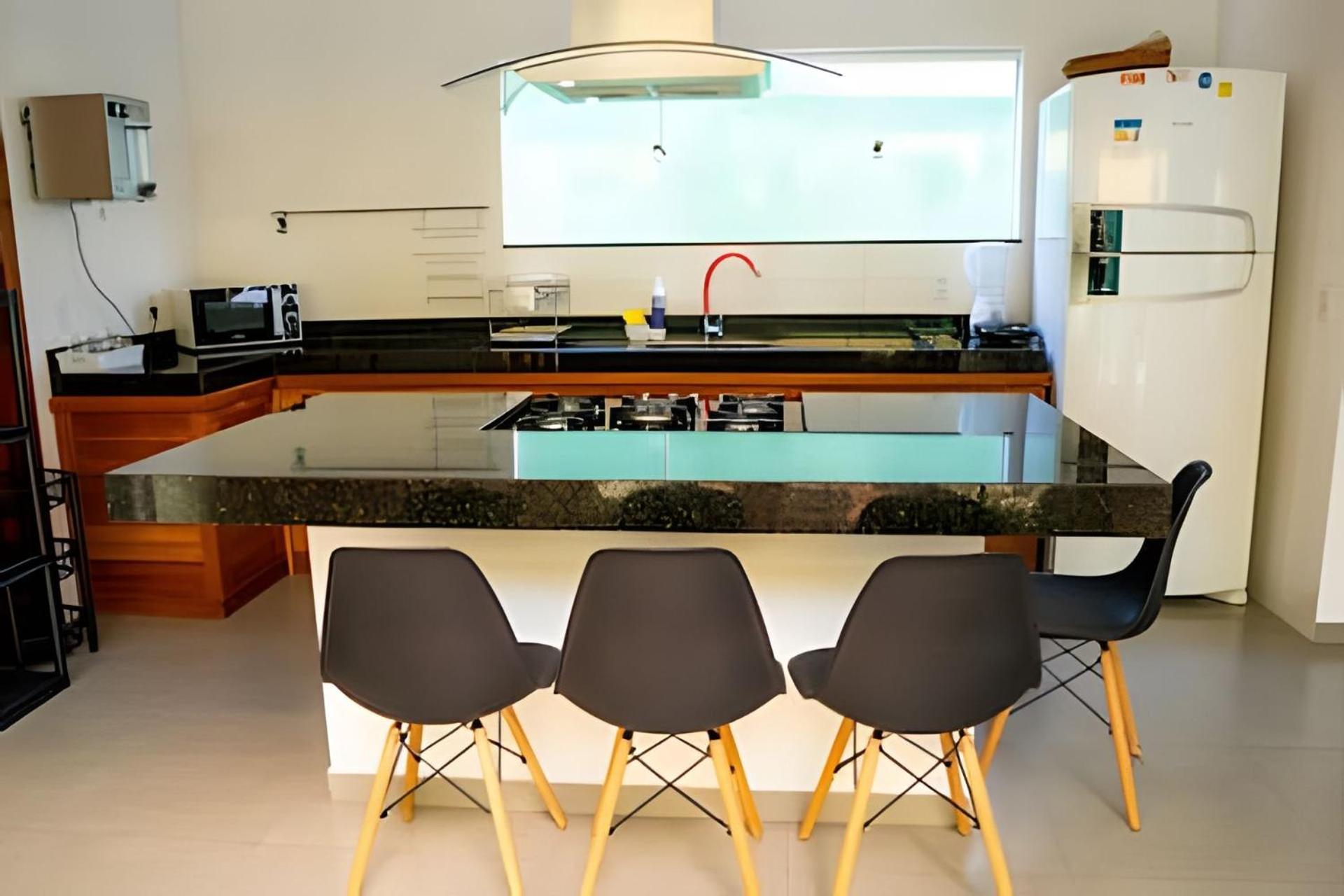 Casa - Cinco Suites, Cond. Piscina,1.3km Do Centro Holiday home *