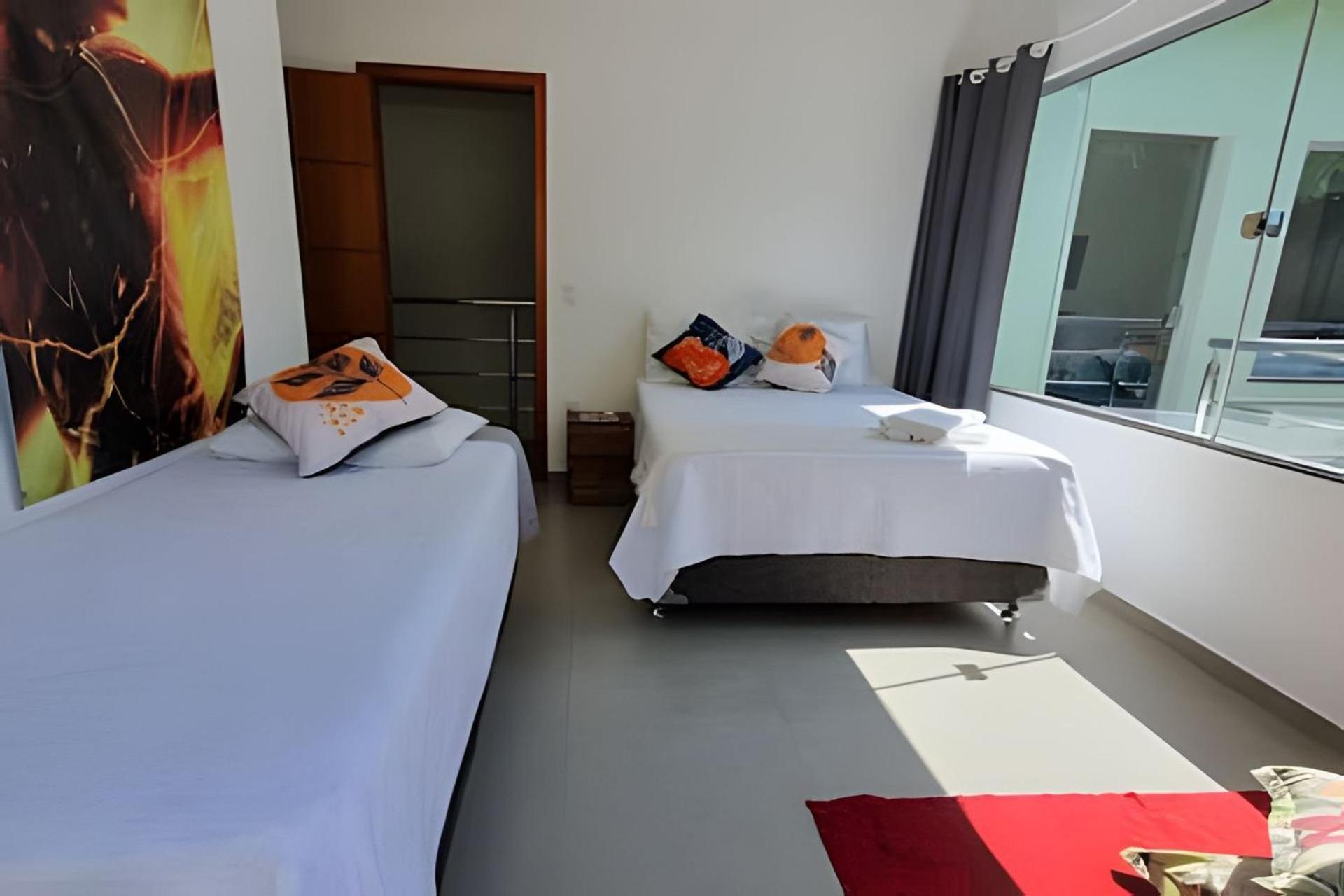 Holiday home Casa - Cinco Suites, Cond. Piscina,1.3km Do Centro